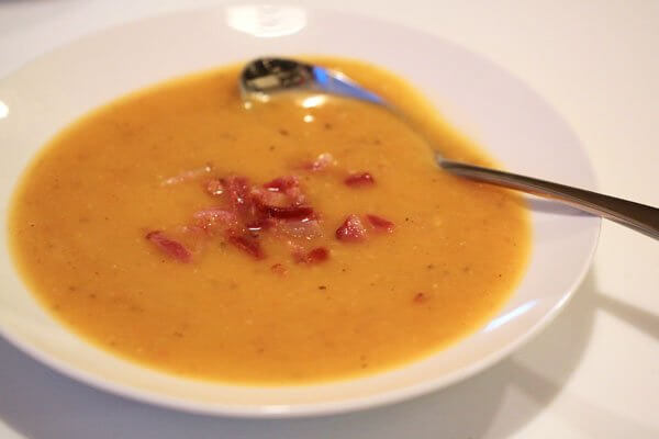 Butternut squash soup with apple and bacon